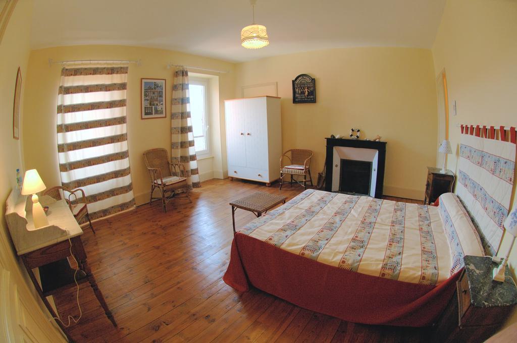 La Maison De Mariecamille Hotel Saint-Germain-Lembron Bagian luar foto