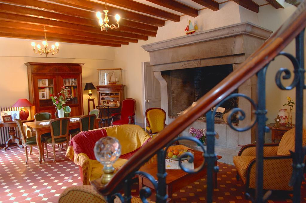 La Maison De Mariecamille Hotel Saint-Germain-Lembron Bagian luar foto