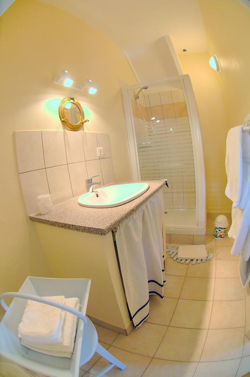 La Maison De Mariecamille Hotel Saint-Germain-Lembron Bagian luar foto