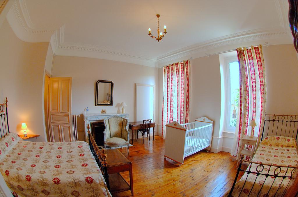 La Maison De Mariecamille Hotel Saint-Germain-Lembron Bagian luar foto